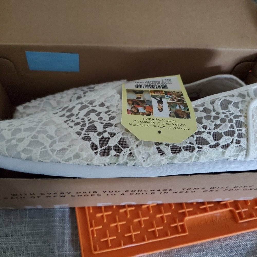 TOMS